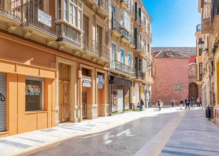Pineapple Comedias 8 Con Parking